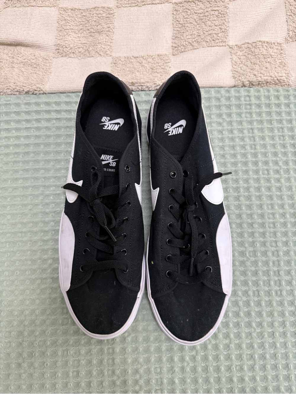 Men’s Black and White Skate Shoes Nike SB Blazer Court sneakers 11.5